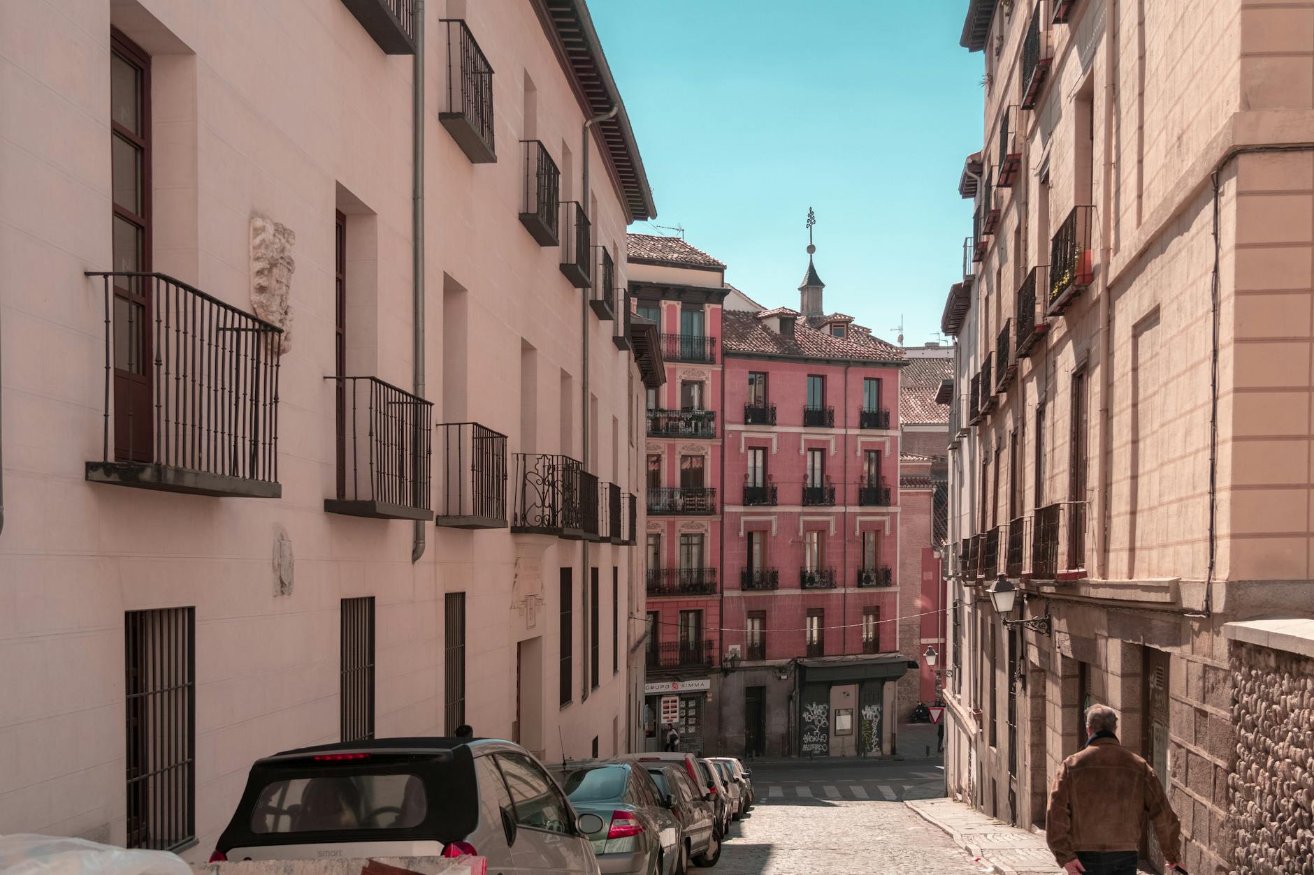 Madrid Neighborhoods Guide: Explore the City’s Best Barrios