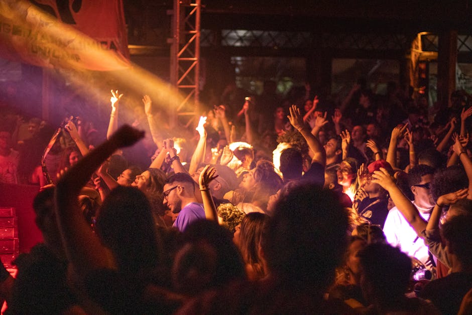 Nightclubs in Madrid: Top 10 Best DJ Clubs 2026 5 nightclubs in Madrid dance crowd