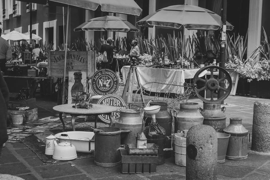 El Rastro Madrid Flea Market: Best Sunday Vintage Guide 2026 3 El Rastro Madrid antique objects