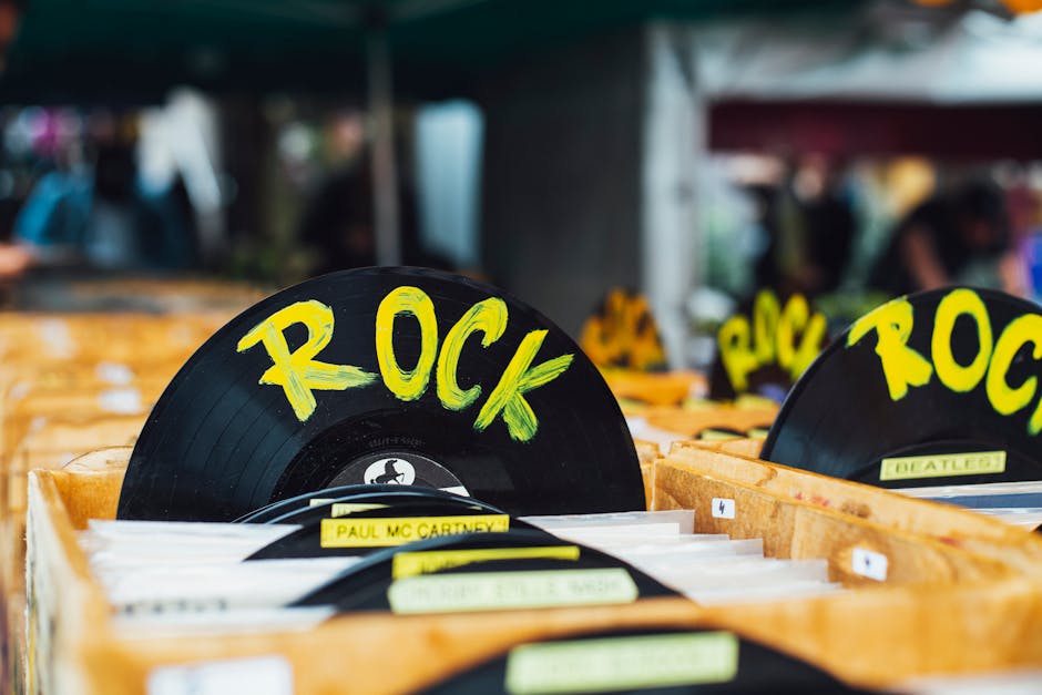 El Rastro Madrid Flea Market: Best Sunday Vintage Guide 2026 4 El Rastro Madrid vinyl records