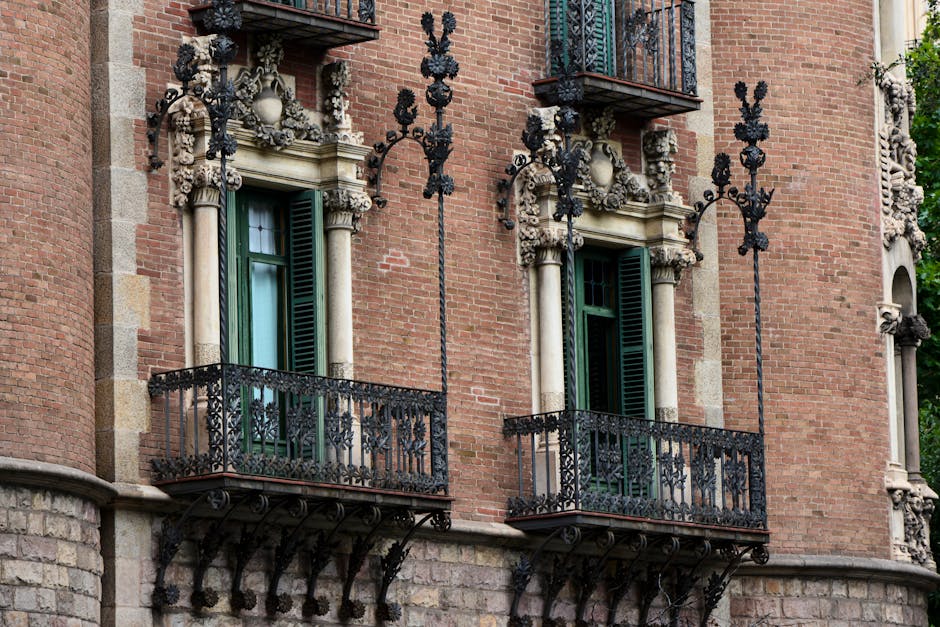 Art Nouveau Madrid Architecture: Best Modernismo Guide 2026 4 Art Nouveau Madrid balcony