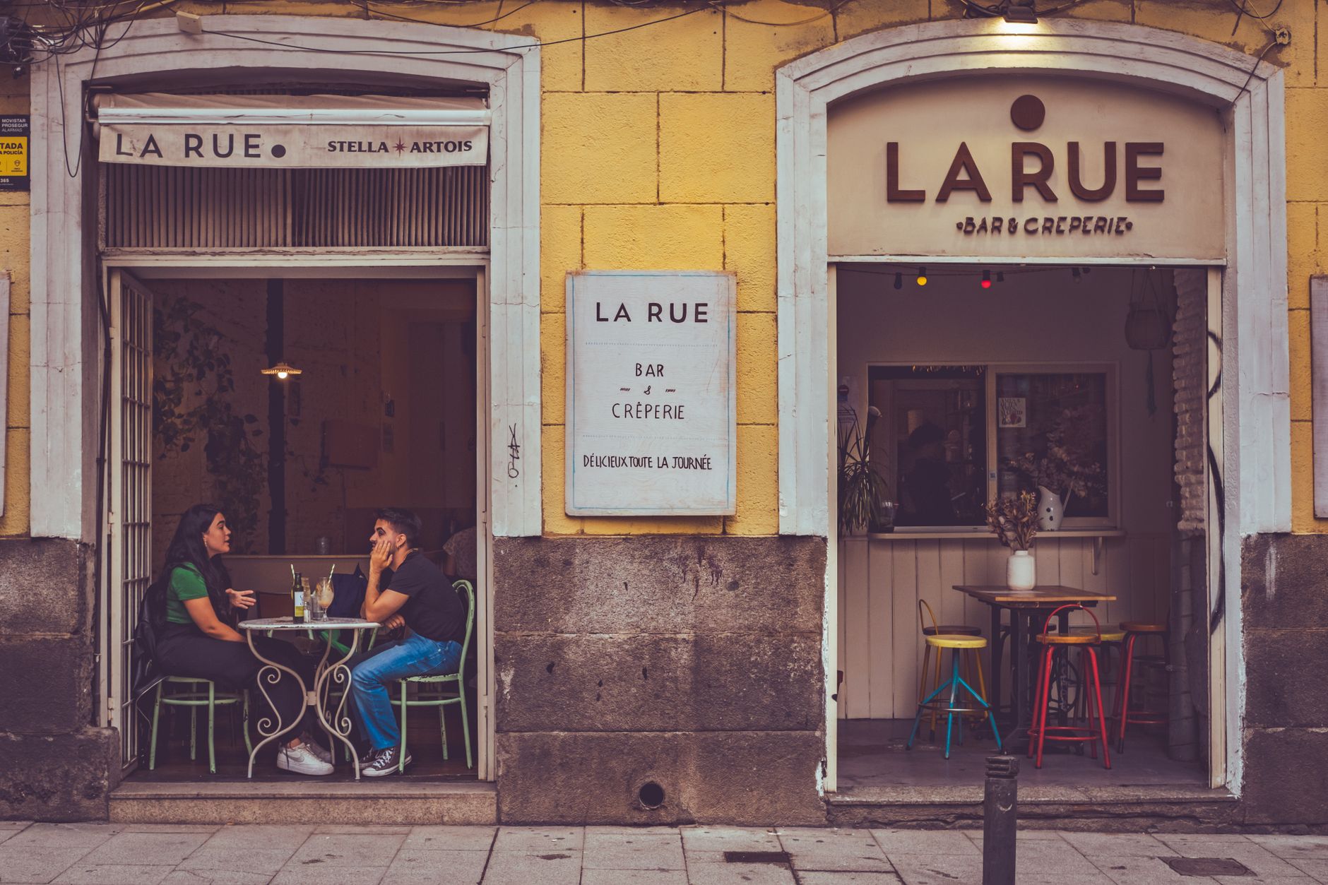 La Latina Madrid Hotels: Old-Town Picks 2026 4 La Latina Madrid tapas bar street scene on Calle Cava Baja